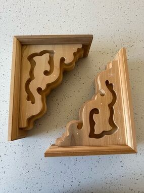 Natural Unfinished Pine Wood Decorative Corner Brackets - Pair